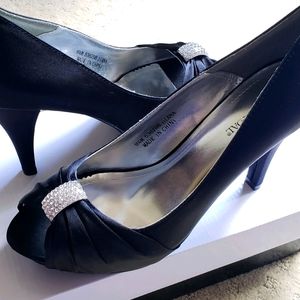 New David Bridal dress shoes